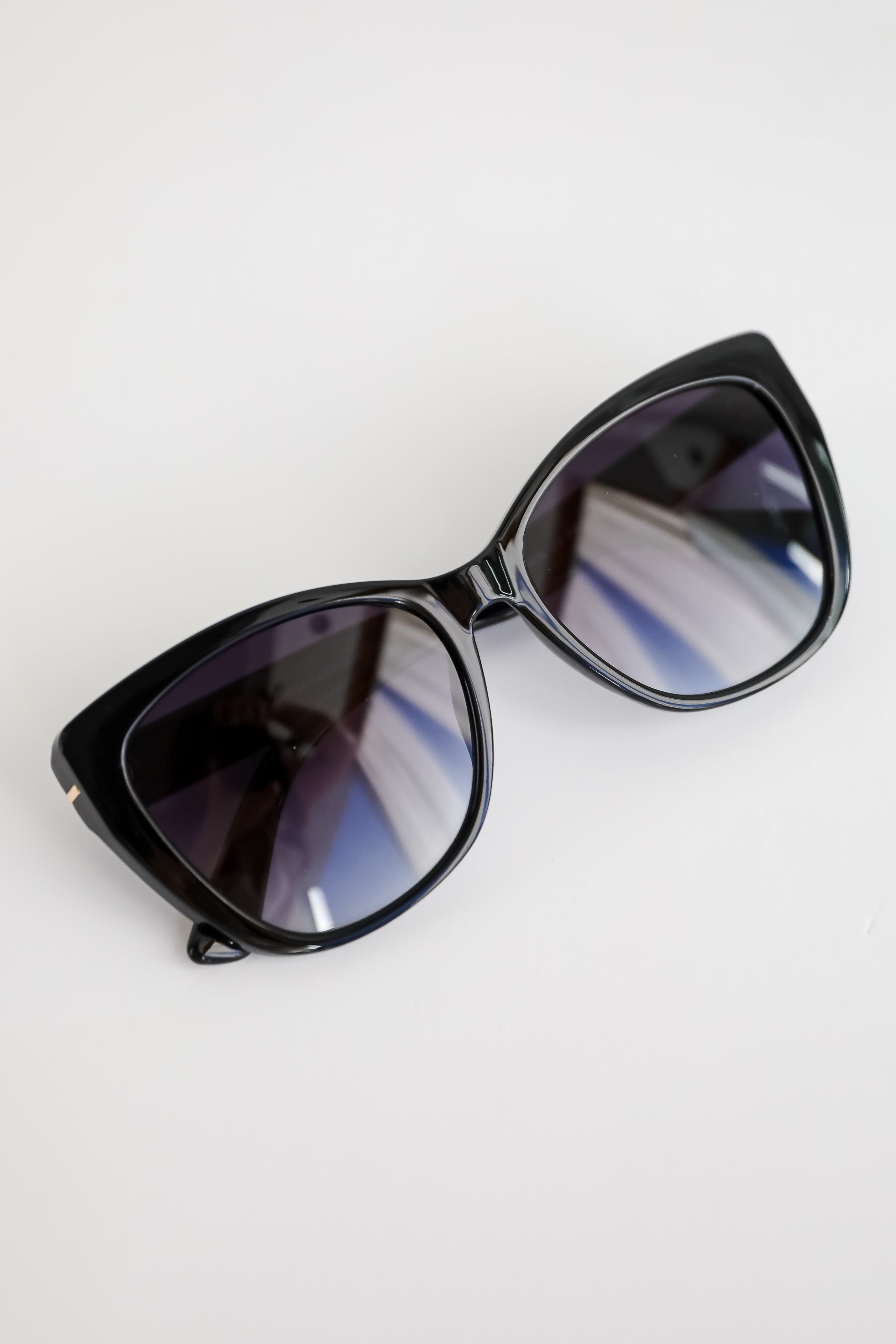 Trendsetting Take Black Cat Eye Sunglasses