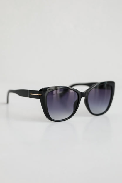 Trendsetting Take Black Cat Eye Sunglasses