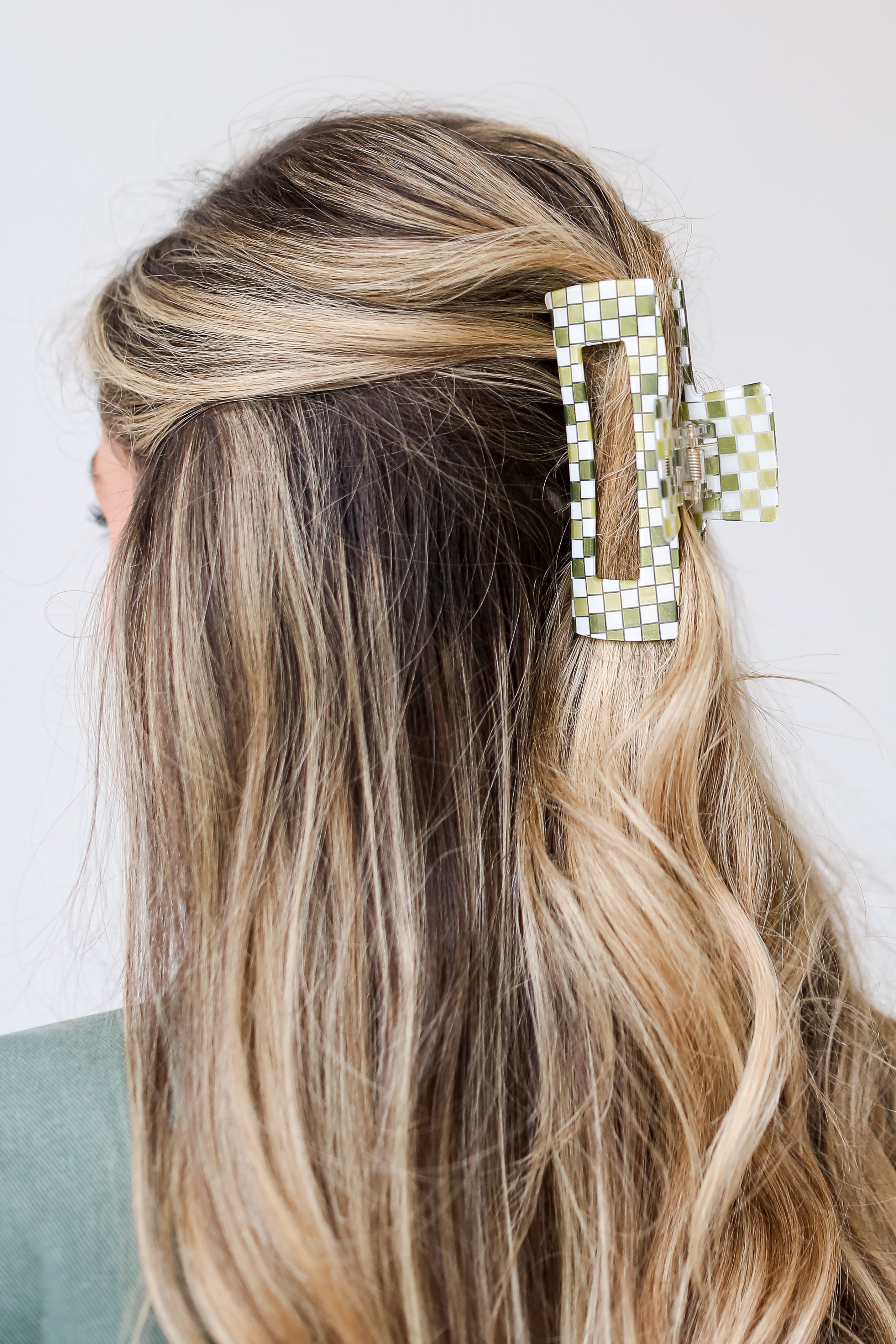 green Acrylic Checkered Claw Hair Clip on dress up model