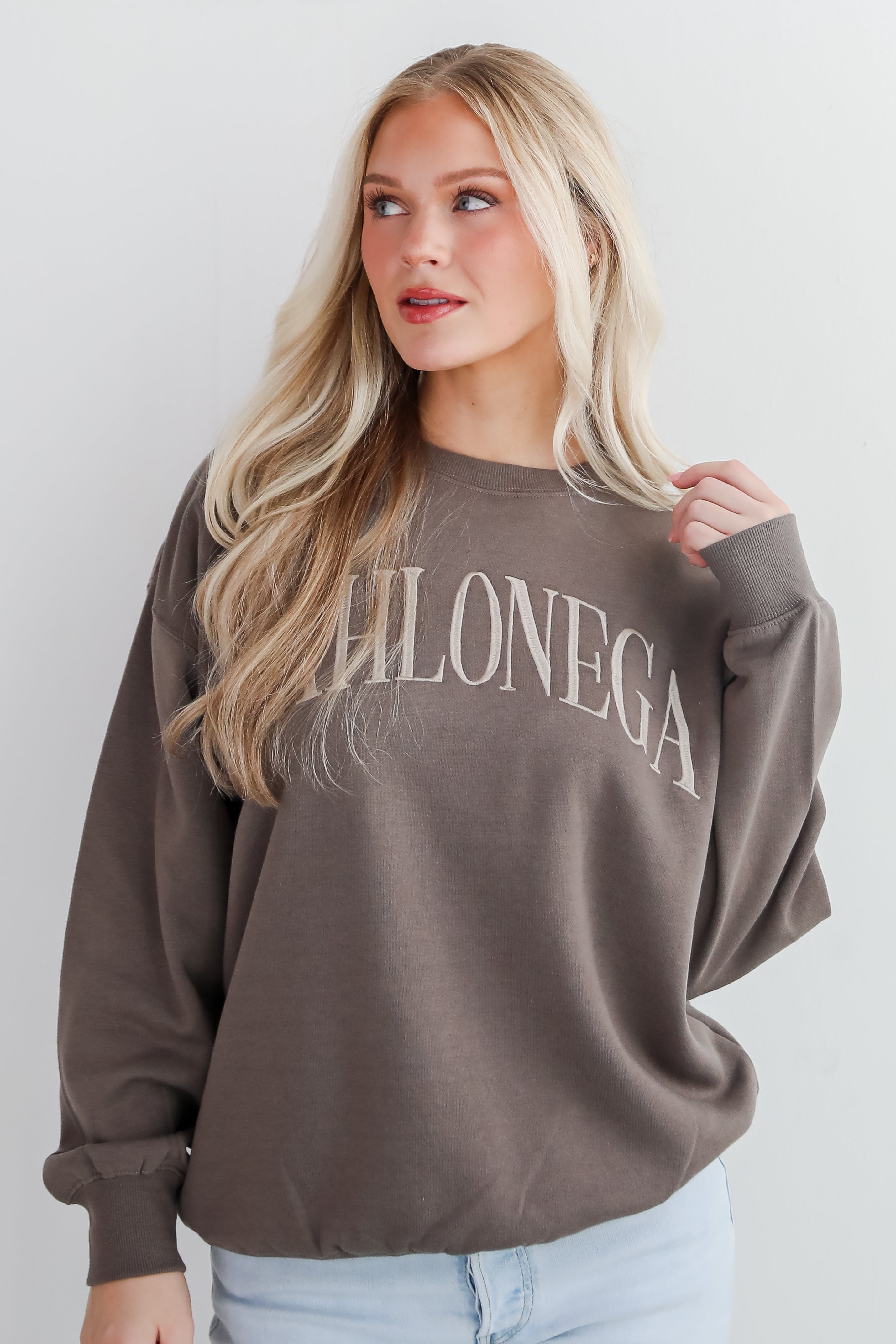 Mocha Dahlonega Embroidered Sweatshirt