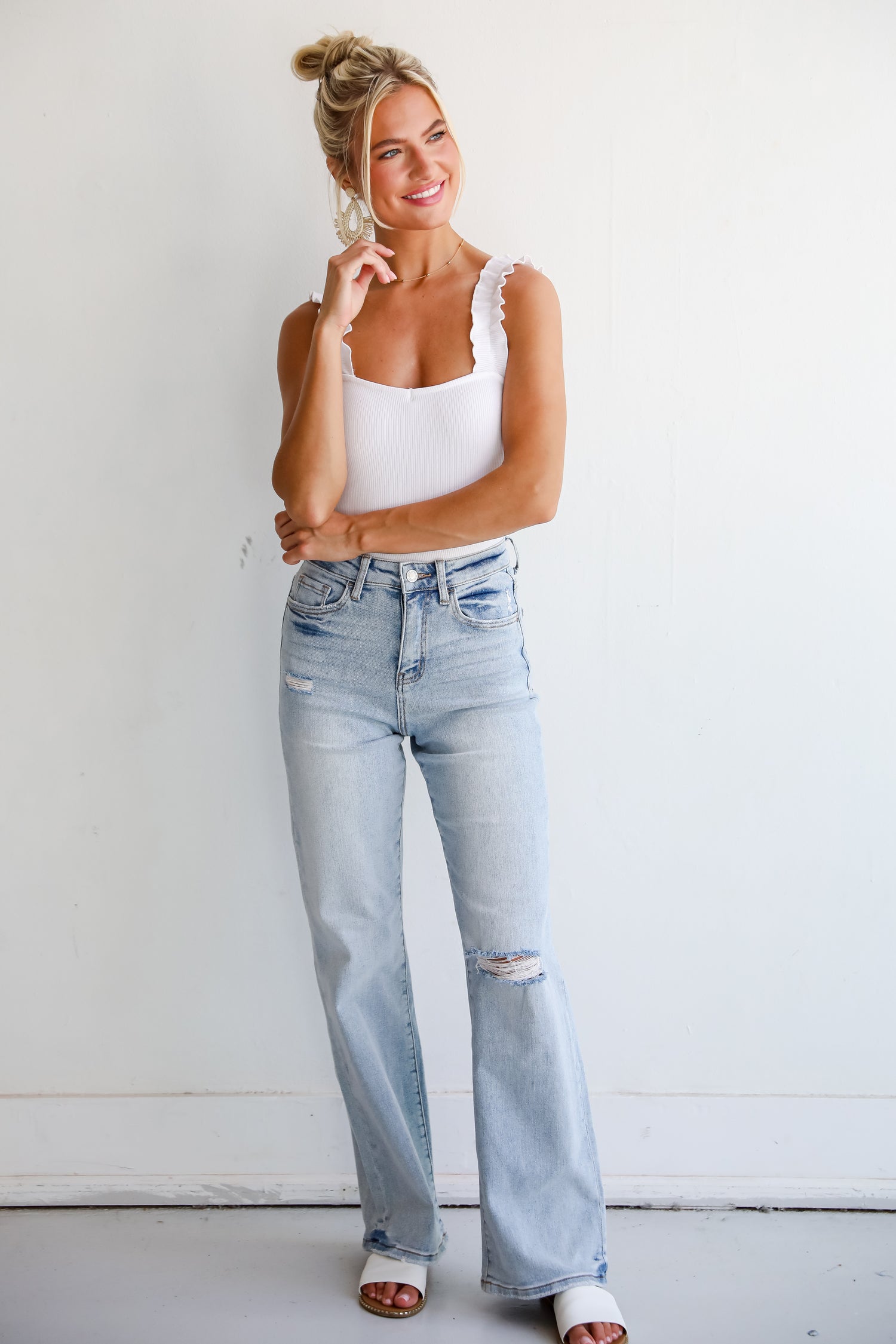 Crystal Light Wash 90s Vintage Super High Rise Straight Leg JeansCrystal Light Wash 90s Vintage Super High Rise Straight Leg Jeans