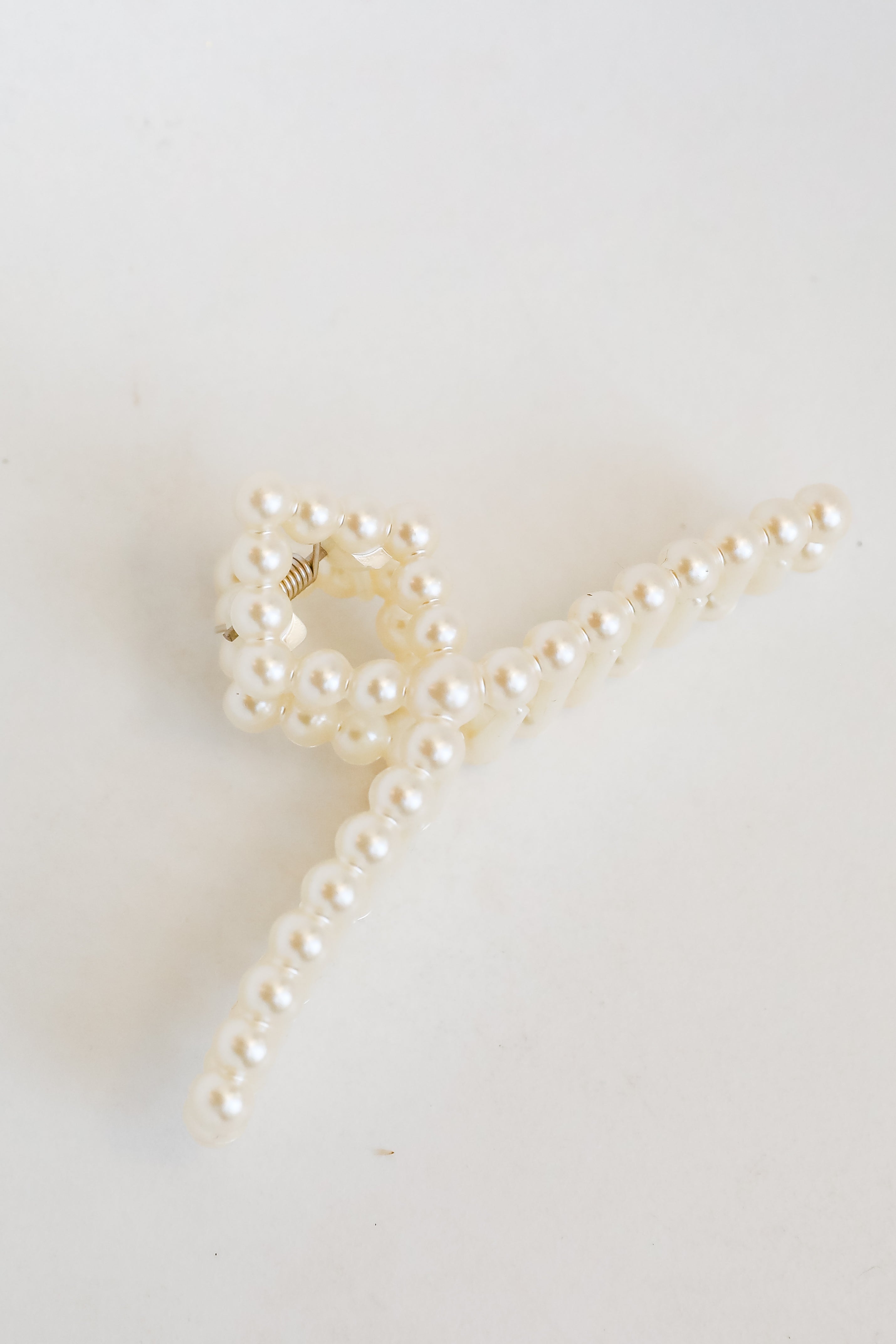 Posh Brilliance White Pearl Claw Hair Clip