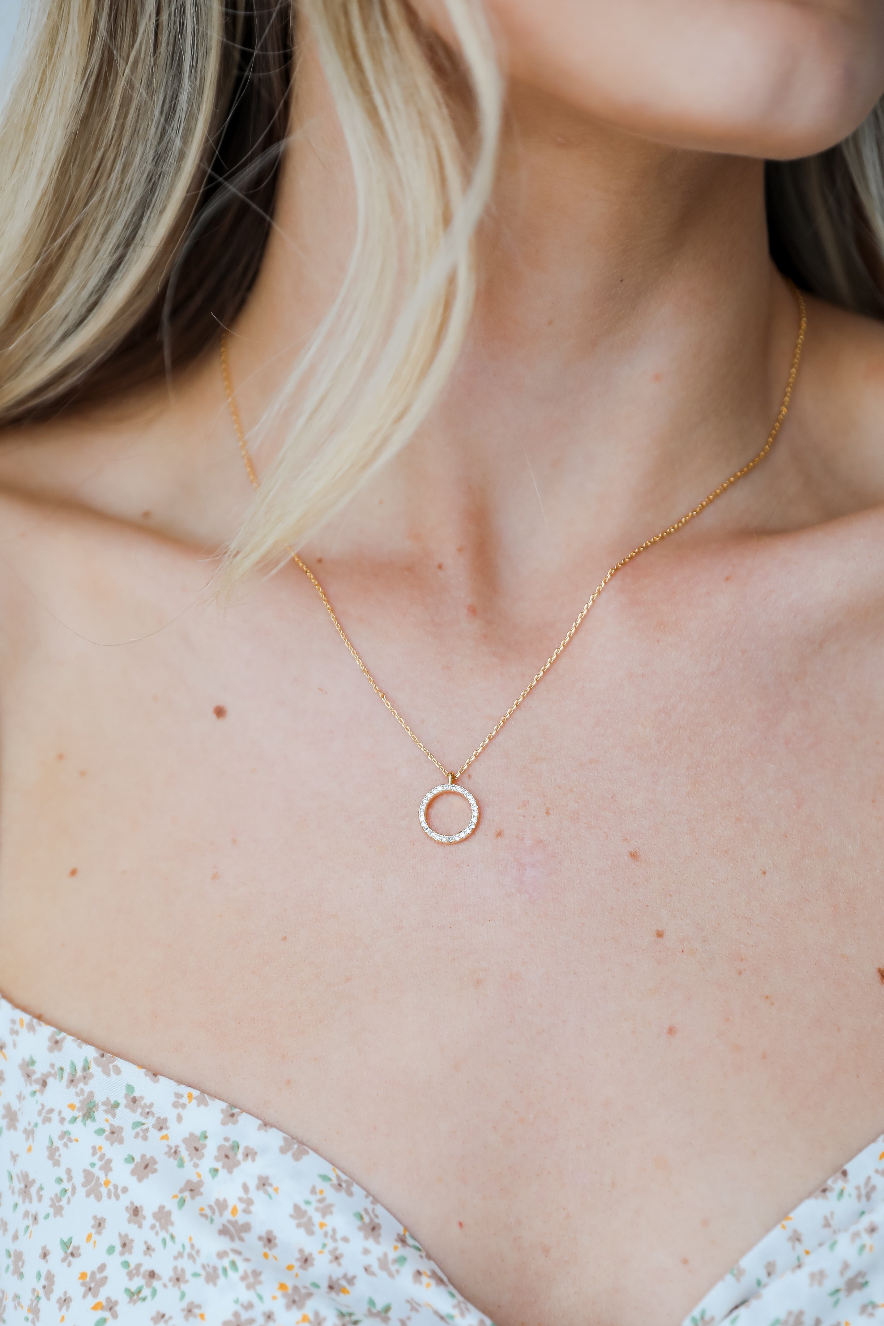 dainty necklaces