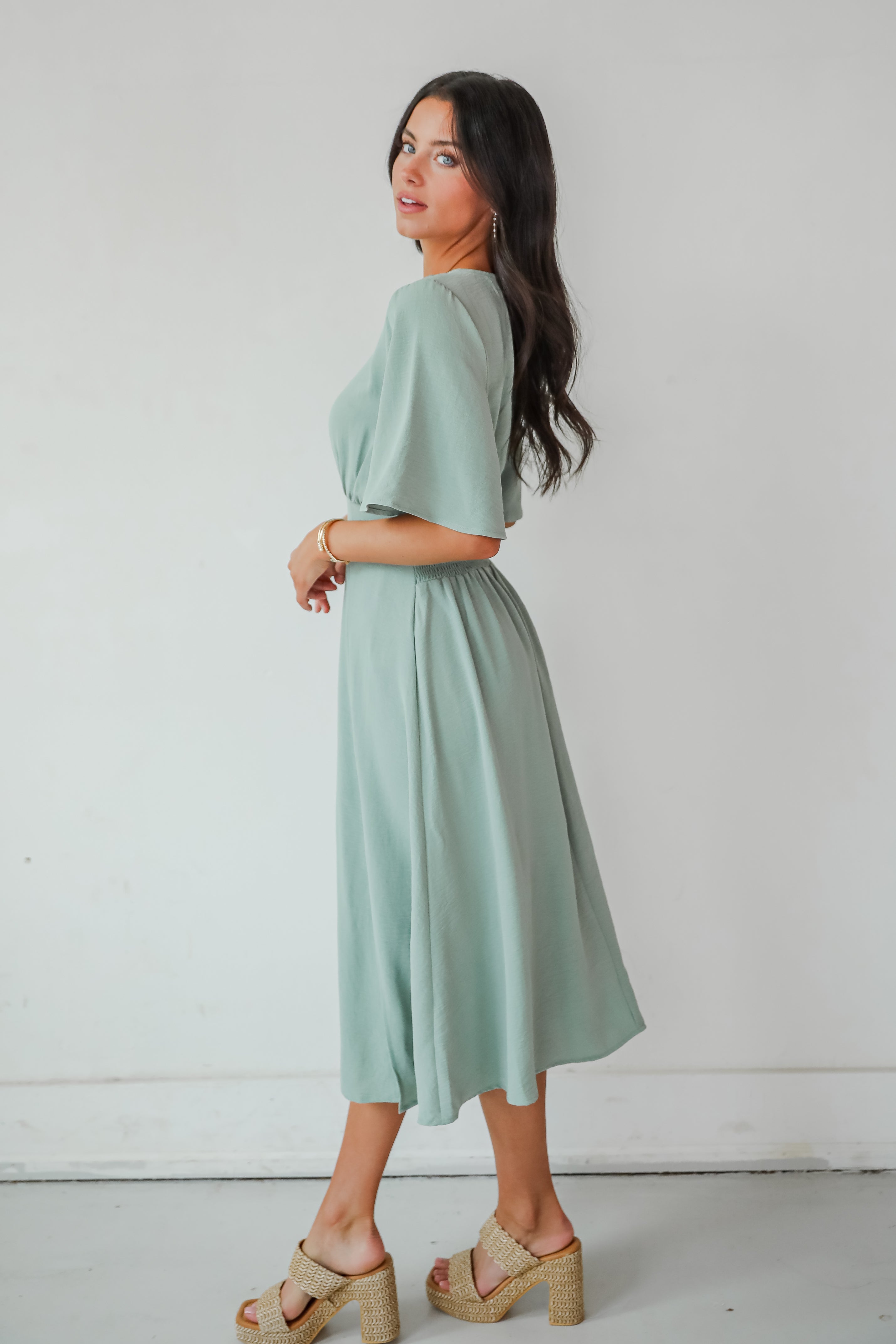 Immaculate Aura Sage Midi Dress