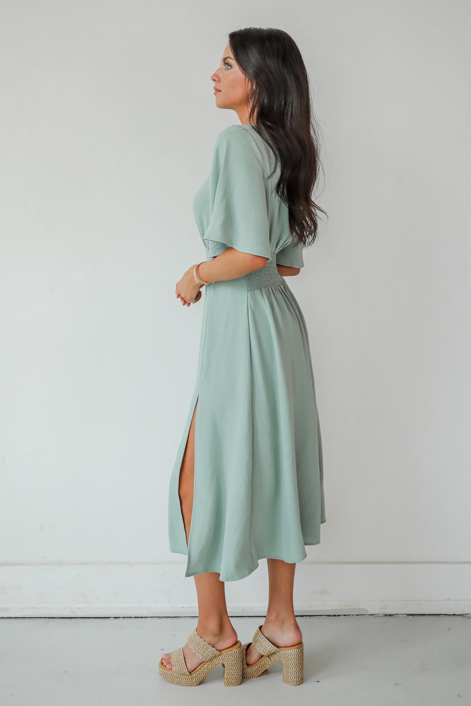 Immaculate Aura Sage Midi Dress