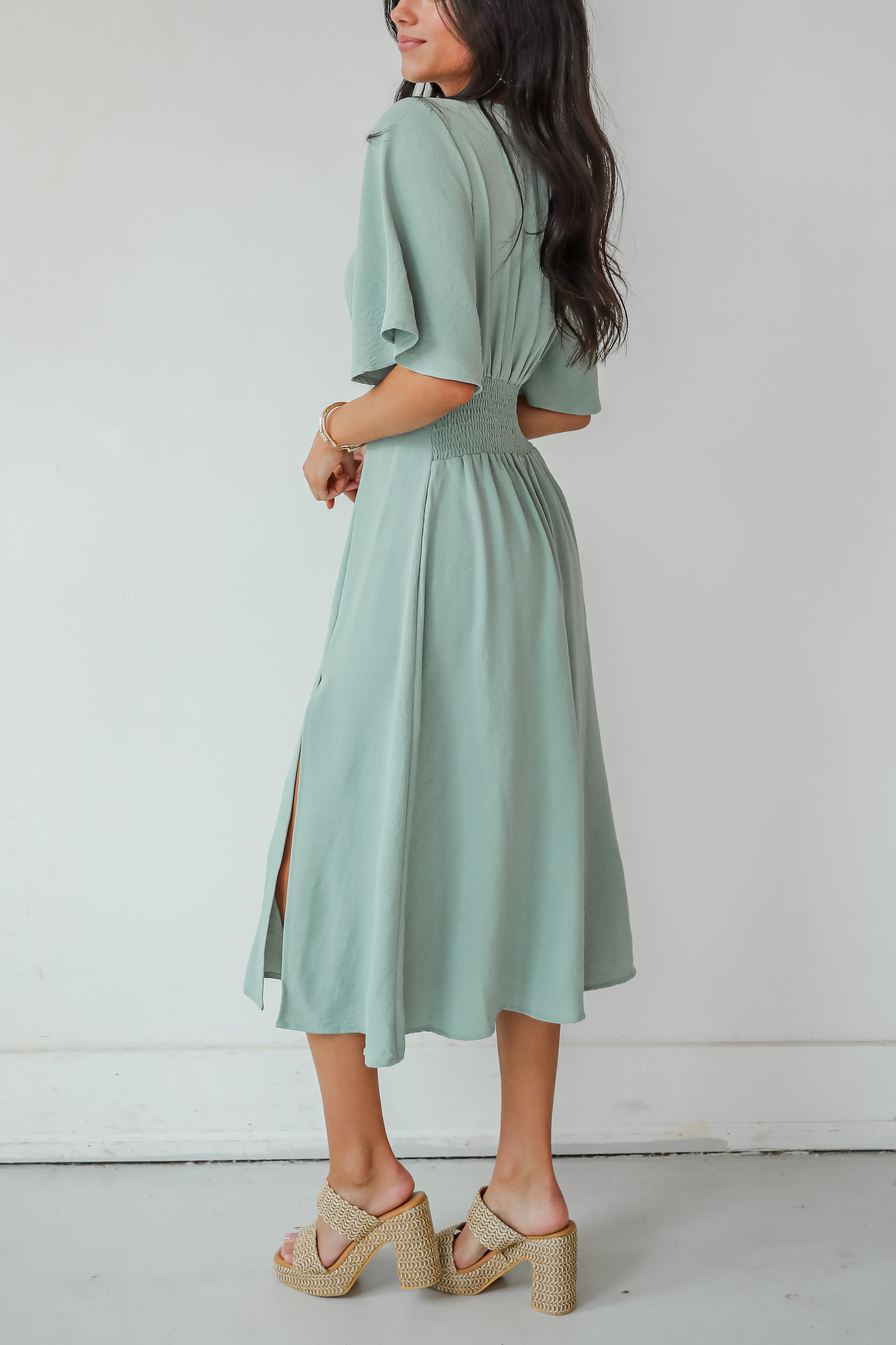 Immaculate Aura Sage Midi Dress