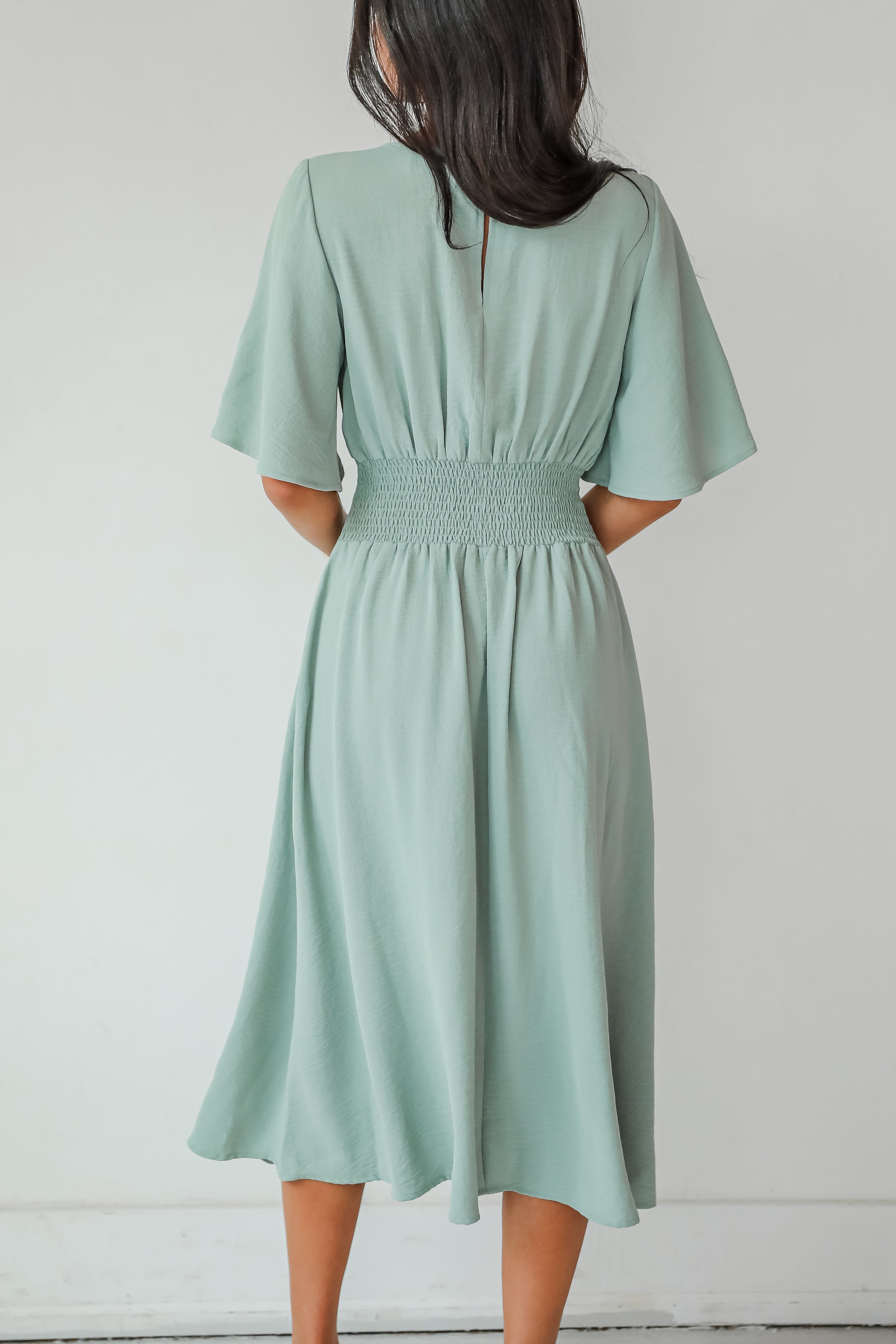 Immaculate Aura Sage Midi Dress