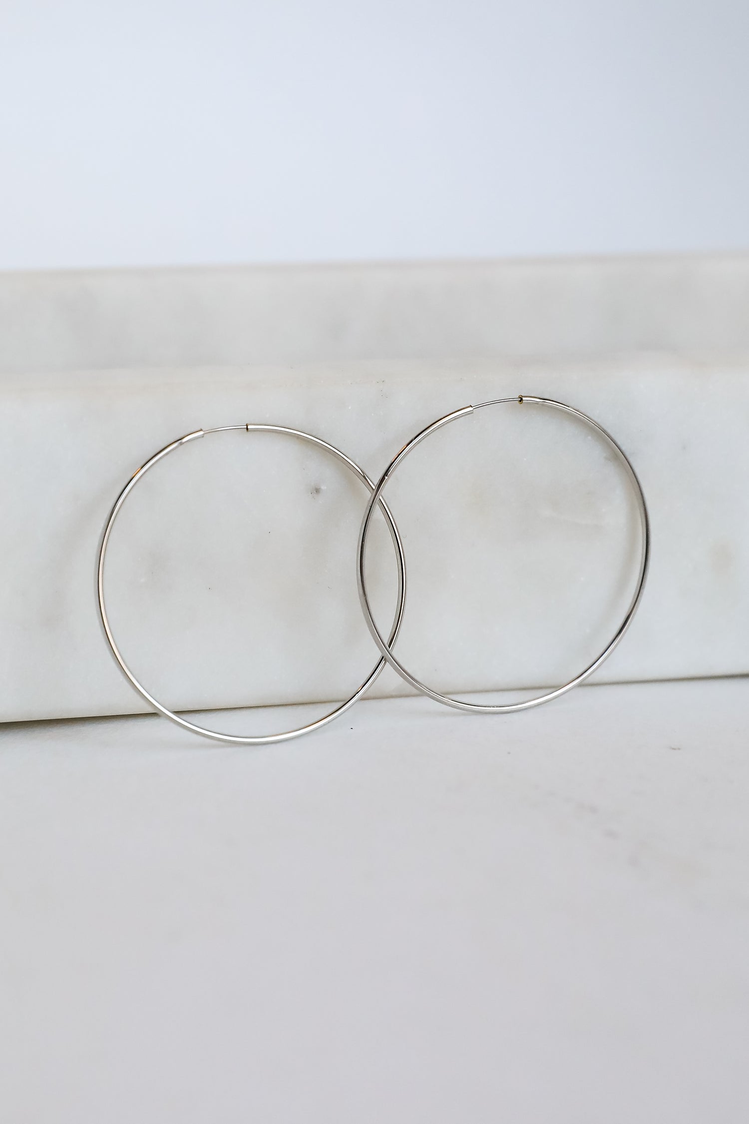 Sloane Medium Hoop Earrings