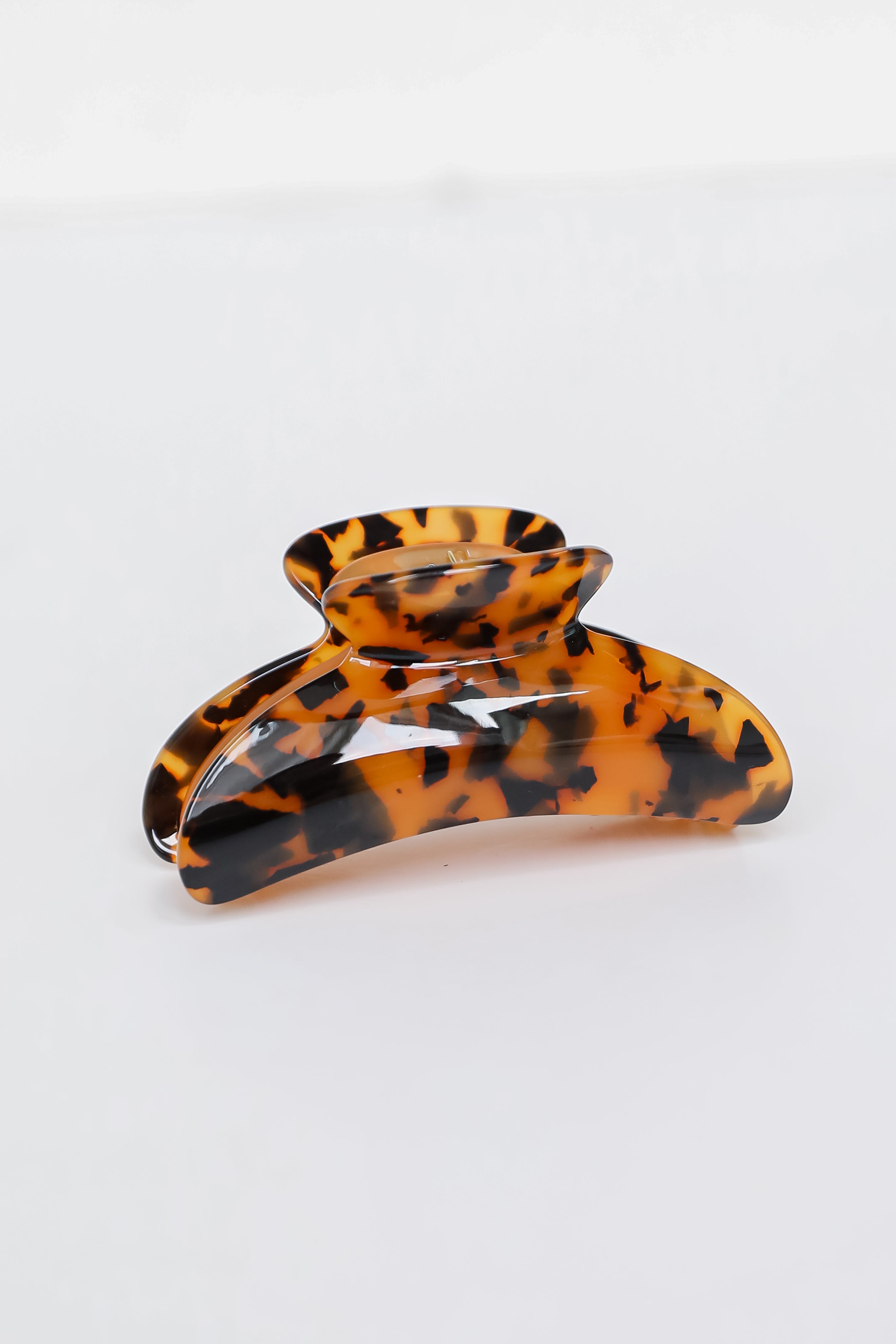 Elevated Touch Tortoise Acrylic Claw Hair Clip