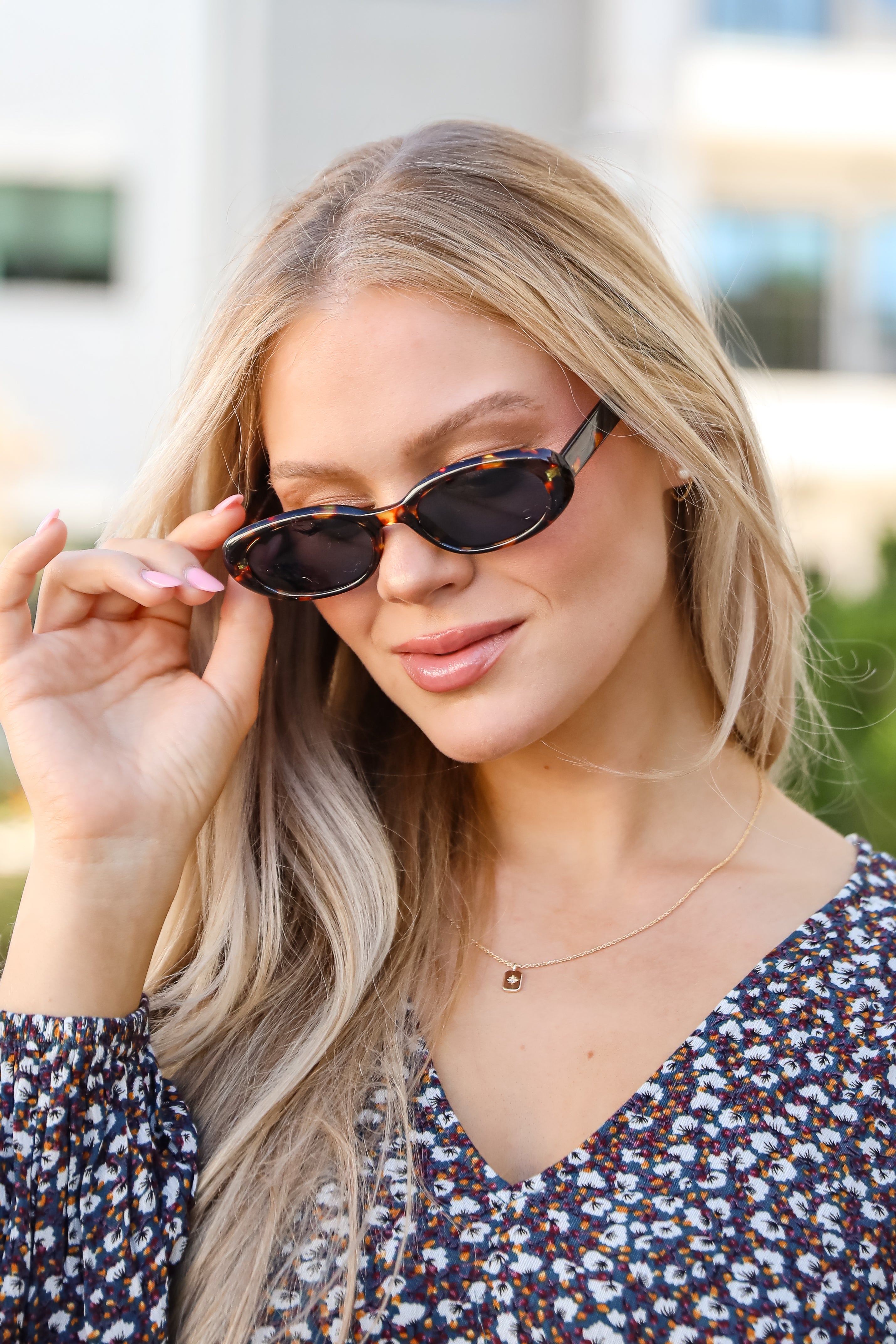 Chic Gaze Oval Sunglasses